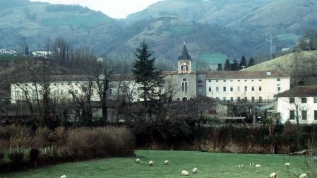 Imagen del desaparecido colegio de los Capuchinos en Lekaroz.