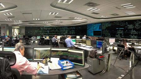 El Centro de Regulación y Control central de Madrid funciona las 24 horas del día y está catalogado como infraestructura estratégica, al nivel de hospitales y aeropuertos