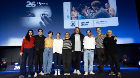 Desde la izqda.: Belén Funes y Mikel Gurrea (directores), Vicky Luengo, Laia Costa y Ana Gracia (actrices), Felipe Cabrerizo (historiador), Javier Zurro (periodista), Joaquín Reyes (cómico) y Luis Alegre (director del festival)