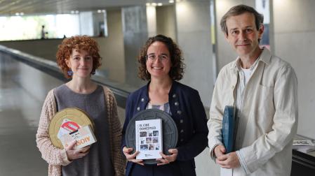 Desde la izda.: Clara Sánchez-Dehesa, Lourdes Esqueda y Efrén Cuevas, en la presentación del libro
