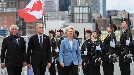 El presidente del Consejo Europeo, el primer ministro canadiense y la jefa de la Comisión Europea, ayer en Montreal
