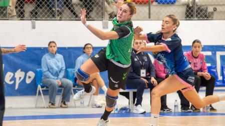 Lanzamiento de Estitxu Rodríguez, autora de tres tantos.
