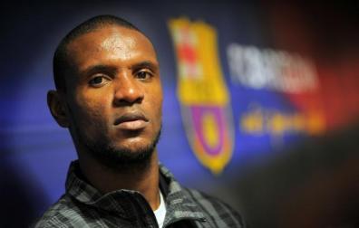 El francés Eric Abidal ha renovado su contrato con el Barcelona. 	AFP