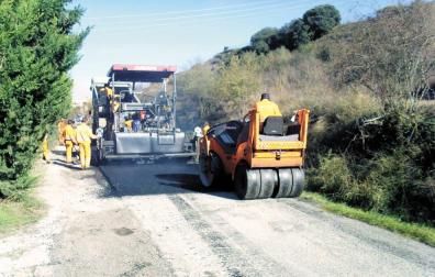 Ya han comenzado las labores de asfaltado y limpieza en Lumbier