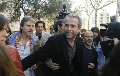 Willy Toledo, acusado de "delitos contra los trabajadores"