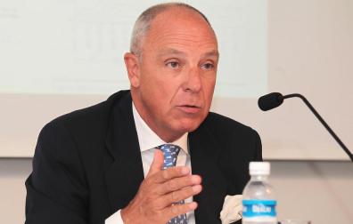 Javier Taberna reclama en el Parlamento estabilidad política