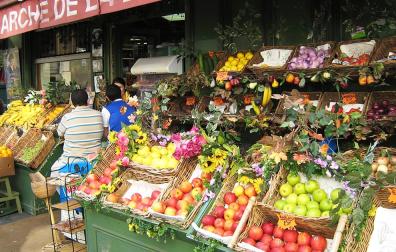 Los comercios podr&aacute;n exponer verdura y fruta en la calle
