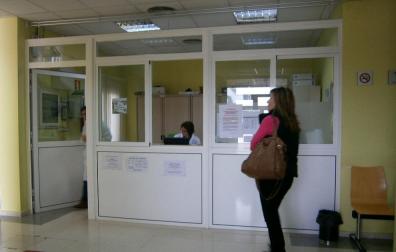 Andosilla abre el consultorio médico media hora antes