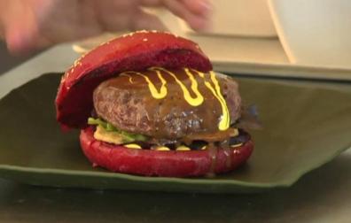 Paco Pérez huye de la presentación tradicional de las hamburguesas