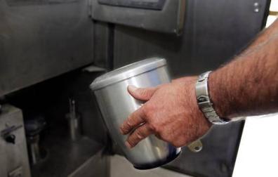 Urna en la que se introducen las cenizas que salen del horno crematorio.