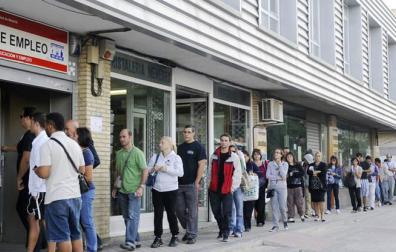 El paro baja en marzo en 58.216 personas, hasta las 4.094.770