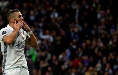 Benzema celebra su gol ante el Dortmund.
