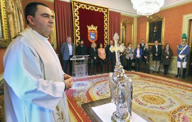 UPN permite con su voto que el Ángel de Aralar visite el Ayuntamiento