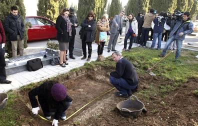 Exhumación de supuestos bebés robados en Alicante