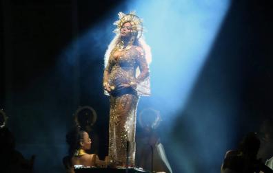 MediosÊBeyoncé dio a luz a sus gemelos =