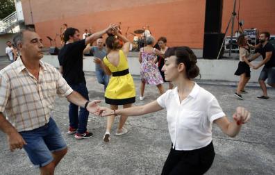 Pamplona baila al compás del swing