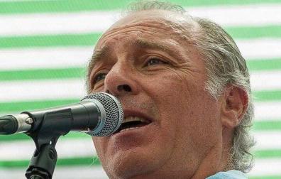 José Manuel Soto la vuelve a liar en twitter por la boda de Alberto Garzón