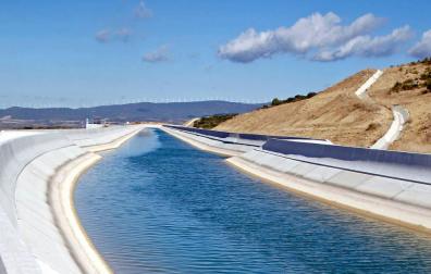 Canal de Navarra, a su paso por la Zona Media.
