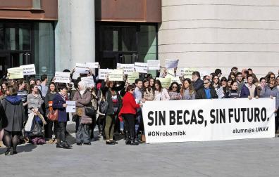Educación publica por fin las becas y los afectados preparan ya recursos