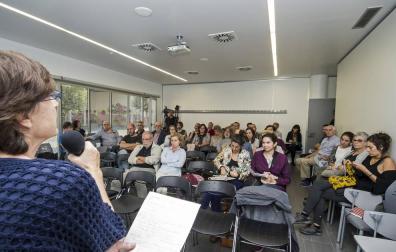 Un momento del foro del barrio de ayer en el Civivox de la Milagrosa.