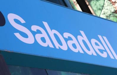 El Banco Sabadell decidirá esta tarde si traslada su sede a Madrid o Alicante