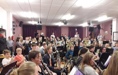 Más de un centenar de alumnos de la Escuela de Música de Viljandi (Estonia), de visita en Barañáin