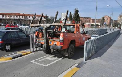 El coste de la grúa municipal en Pamplona, en la media nacional