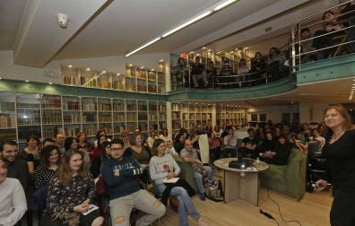 Rosa Jové: “Para evitar una rabieta hay que distraer al niño”