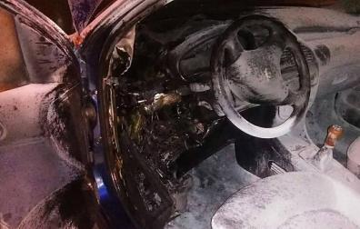 Un coche arde en el centro de Pamplona sin causar heridos