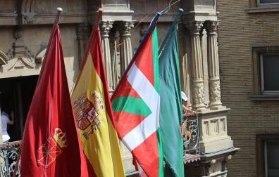 El Tribunal Administrativo rechaza  que la ikurriña ondee en los ayuntamientos