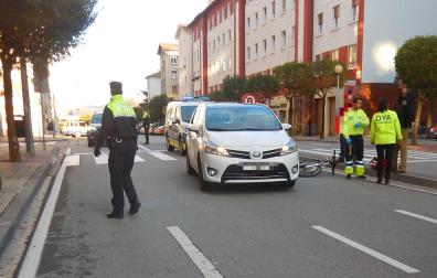 Una menor herida leve tras ser atropellada en un paso de peatones en Pamplona