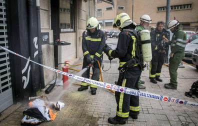 Desalojados 15 vecinos por un incendio en un bar de Pamplona