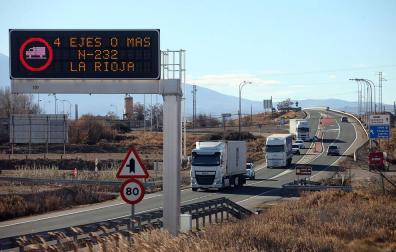 Tudela se queja a Alba de los atascos por el desvío de camiones de la A-68 a la AP-15