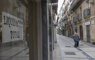 Comercio y Ayuntamiento de Estella, preocupados por el cierre de locales