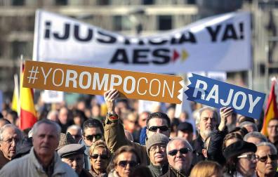 Concentración de la AVT en Madrid bajo el lema 'No más traiciones'