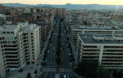 Retienen y atracan a una camarera en Pamplona a punta de pistola