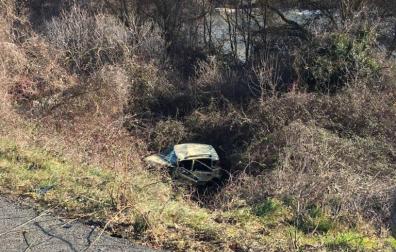 Dos conductores han resultado heridos en una colisión frontal en el kilómetro 1 de la NA-127 entre Liédena y Sangüesa, en el término de Liédena.