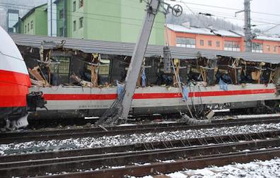 Dos trenes han chocado a la altura de la localidad de Niklasdorf