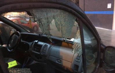 Aparecen más de una decena de coches "con daños intencionados" en la Rochapea
