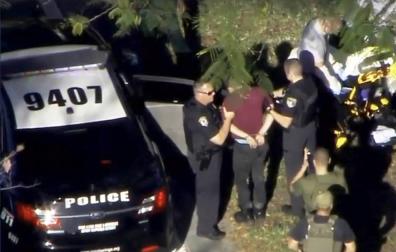 Un muerto y una veintena de heridos en un tiroteo en un colegio de Florida