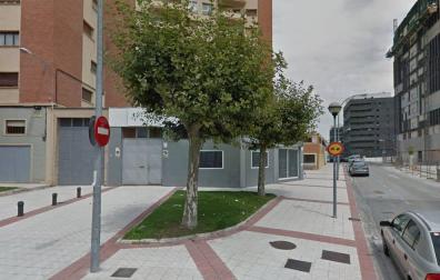 Daños en varios locales tras reventar una tubería en la calle Bardenas Reales