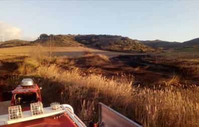Un incendio en Obanos afecta a dos hectáreas de juncos y ribazos