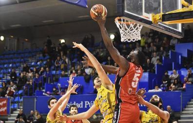 El Basket Navarra sufre una abultada derrota contra el Cambados