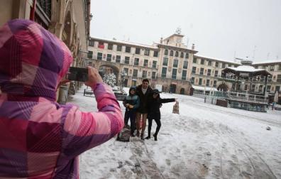Imágenes de la nieve que ha llegado ala Ribera de Navarra este 27 de febrero de 2018