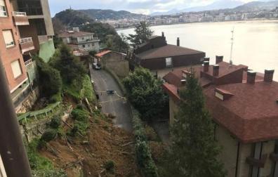 Tres personas rescatadas, familias desalojadas y calles anegadas por temporal