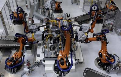 UGT y CC OO reactivan el plan para prejubilar a 800 empleados en VW Navarra