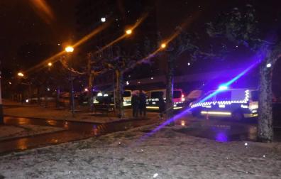 Desalojados por un incendio en un felpudo varios pisos de la calle Bardenas Reales
