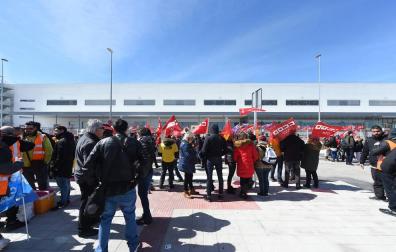 Masivo seguimiento de la huelga de los trabajadores de Amazon en España