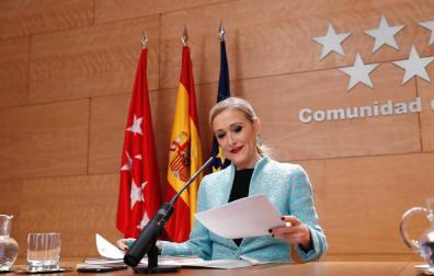 Cifuentes defiende la "legalidad y transparencia" del título de su máster