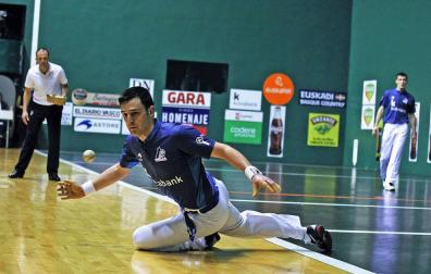 Elezkano-Rezusta sorprenden a Altuna-Martija y se meten en la final del Parejas